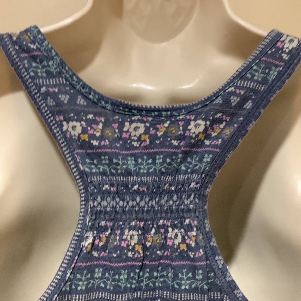Mossimo top - Picture 5 of 8